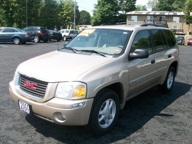 GMC Envoy 2004 photo 2