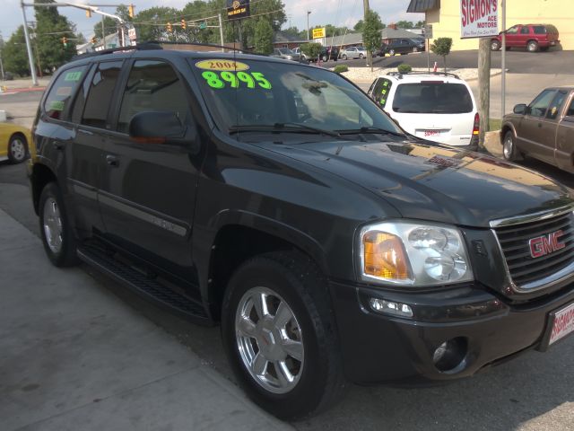 GMC Envoy 2004 photo 2