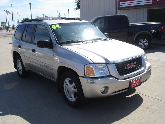 GMC Envoy 2004 photo 1