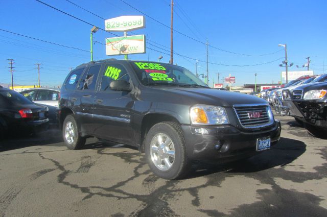 GMC Envoy 2004 photo 1