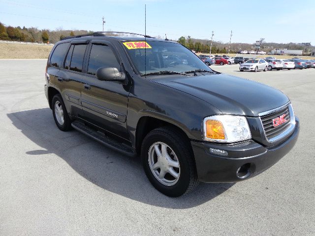 GMC Envoy 2004 photo 2