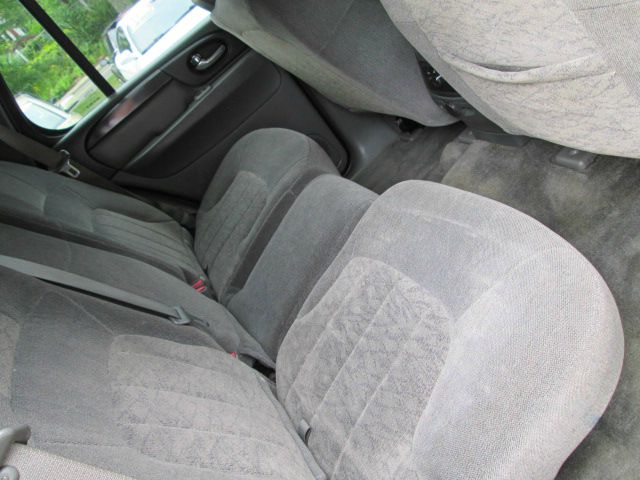 GMC Envoy 2004 photo 1