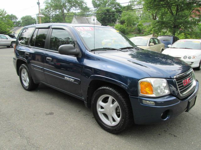 GMC Envoy 2004 photo 6