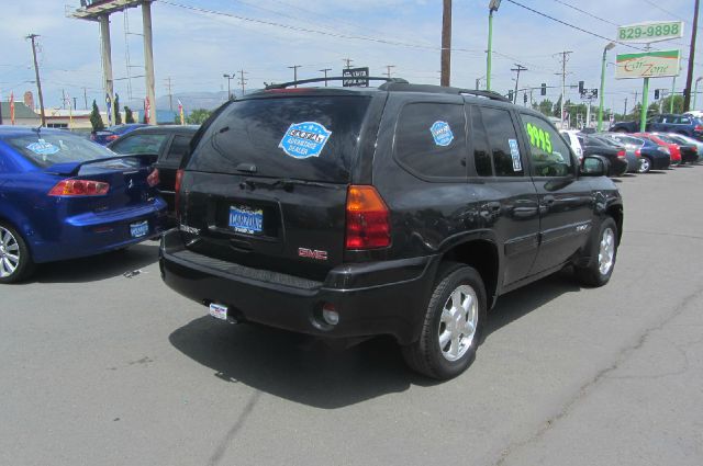 GMC Envoy 2004 photo 3