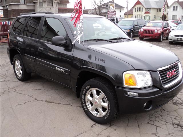 GMC Envoy 2004 photo 1