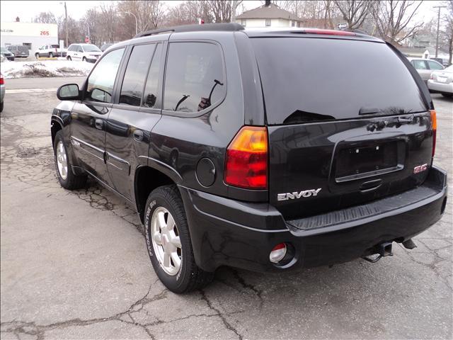 GMC Envoy 2004 photo 3