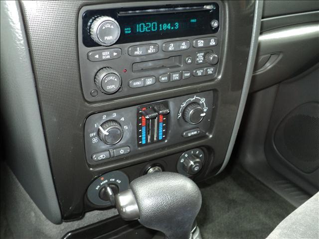 GMC Envoy 2004 photo 5