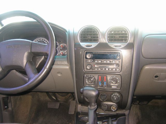 GMC Envoy 2004 photo 12