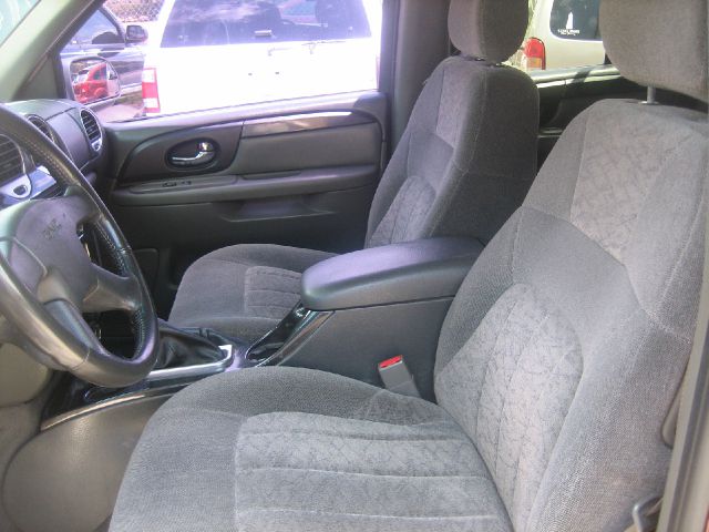 GMC Envoy 2004 photo 9