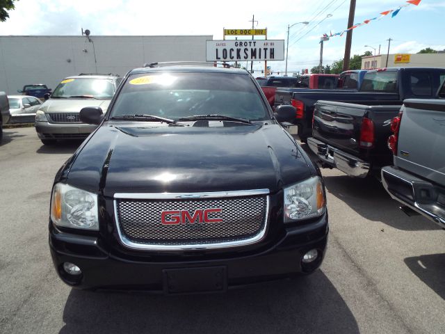 GMC Envoy 4x4 Crew Cab LE SUV