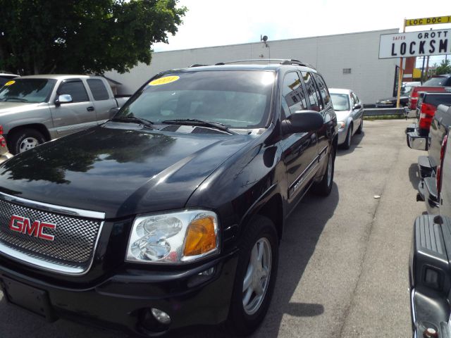 GMC Envoy 2004 photo 2