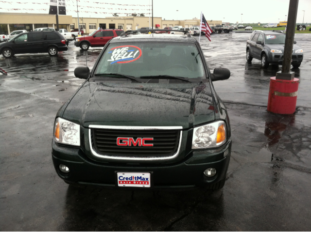 GMC Envoy 2004 photo 1