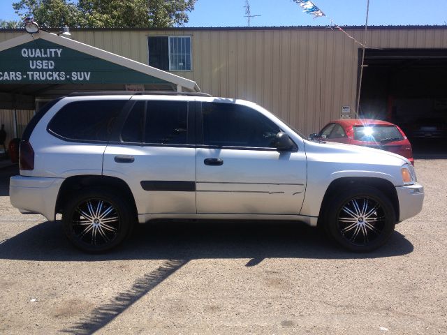 GMC Envoy 2004 photo 1