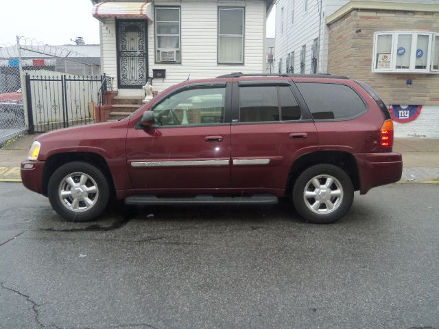 GMC Envoy 2004 photo 2