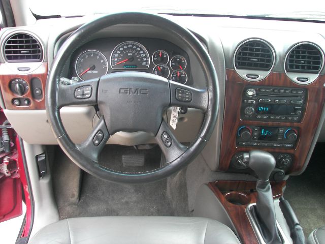 GMC Envoy 2004 photo 13