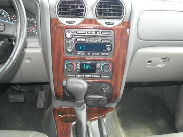 GMC Envoy 2004 photo 3