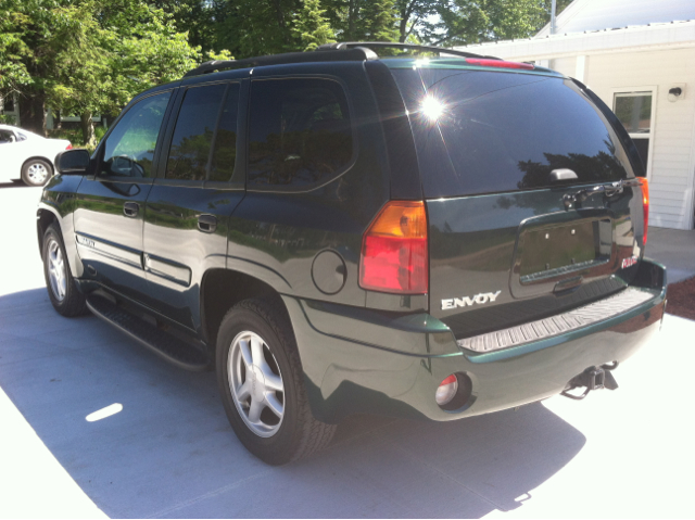 GMC Envoy 2004 photo 3