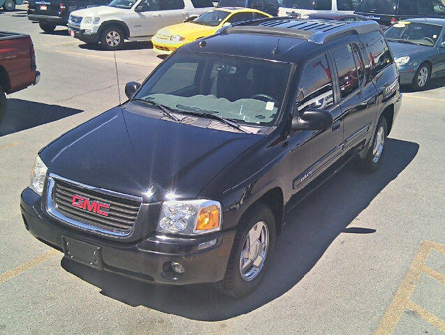 GMC Envoy 2004 photo 1