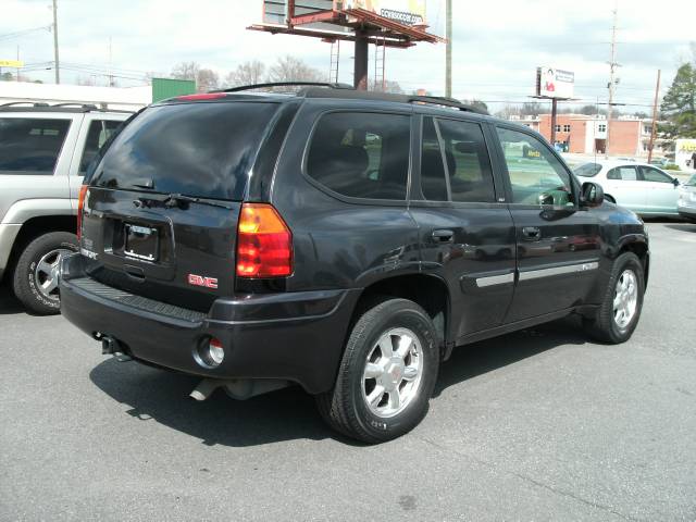 GMC Envoy 2004 photo 1