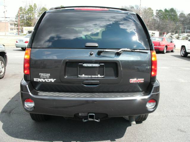 GMC Envoy 2004 photo 5