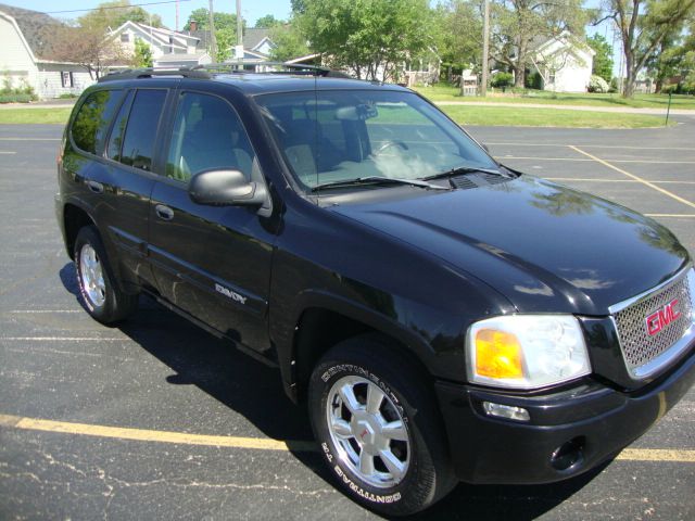 GMC Envoy 2004 photo 1