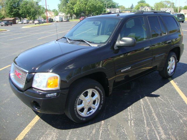 GMC Envoy 2004 photo 4