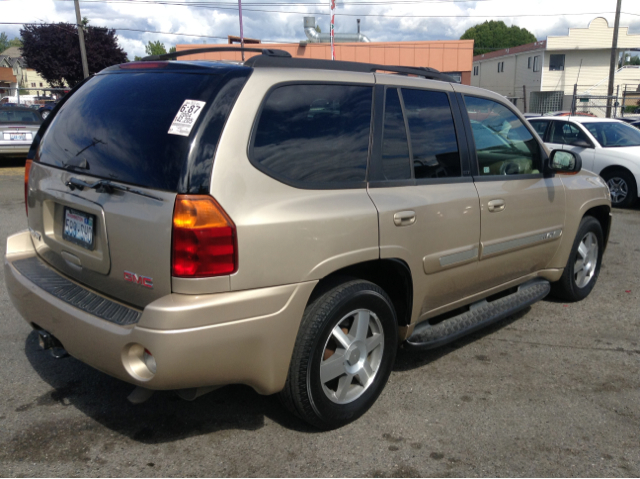 GMC Envoy 2004 photo 1