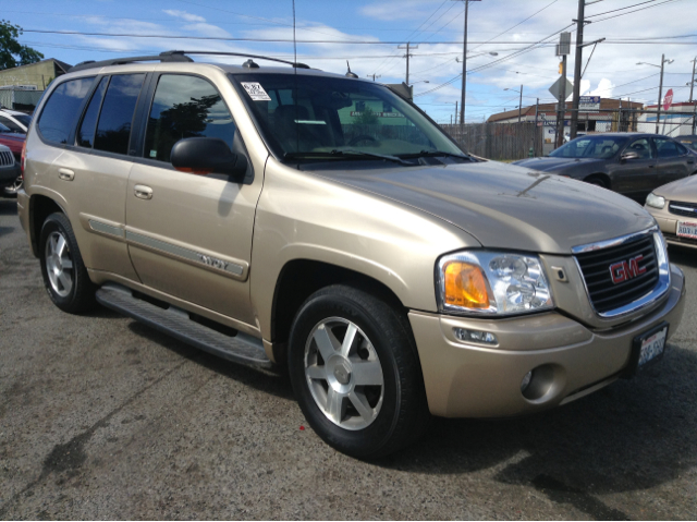 GMC Envoy 2004 photo 2