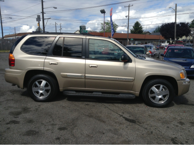 GMC Envoy 2004 photo 3