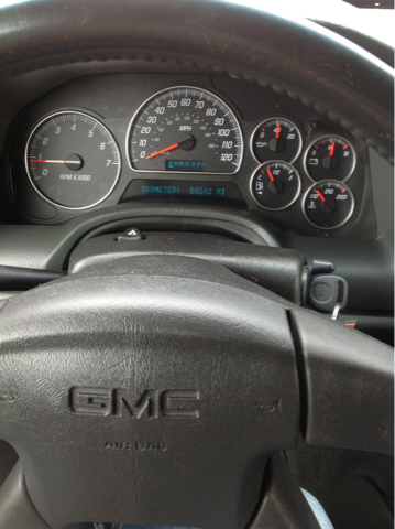 GMC Envoy 2004 photo 3