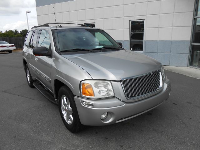 GMC Envoy 2004 photo 1