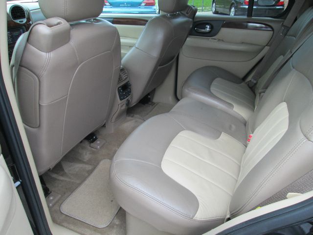 GMC Envoy 2004 photo 5