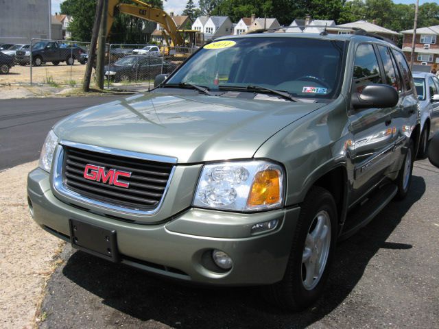 GMC Envoy 2004 photo 2