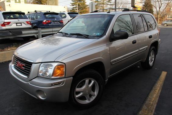 GMC Envoy 2004 photo 1