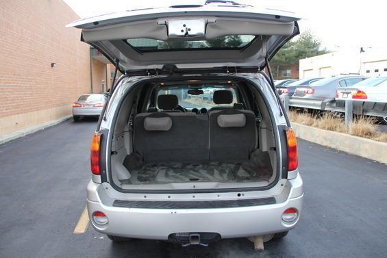 GMC Envoy 2004 photo 2