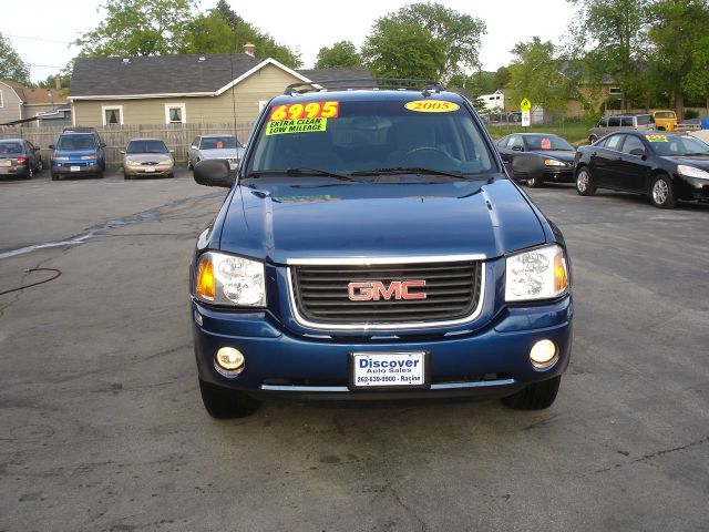 GMC Envoy 2005 photo 2