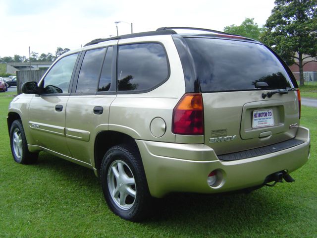 GMC Envoy 2005 photo 2