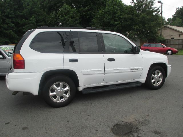 GMC Envoy 2005 photo 4