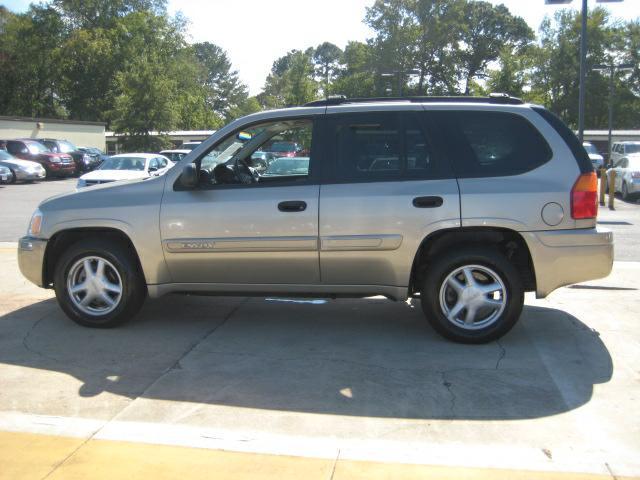 GMC Envoy 2005 photo 2