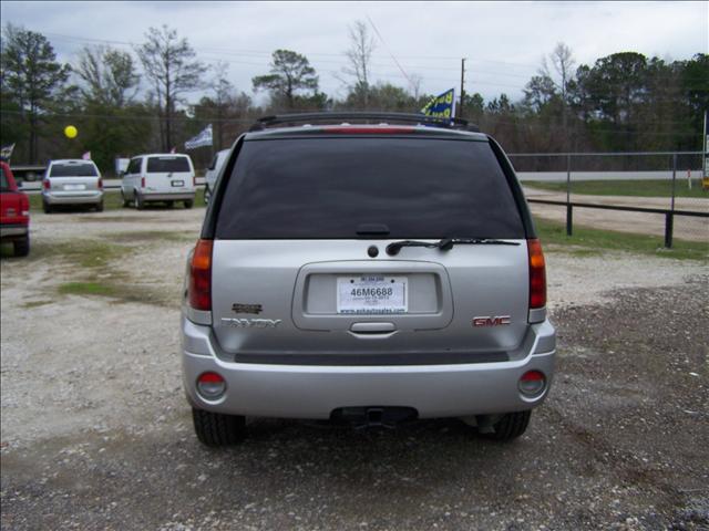 GMC Envoy 2005 photo 2