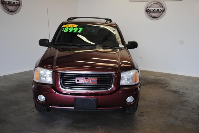 GMC Envoy 2005 photo 2