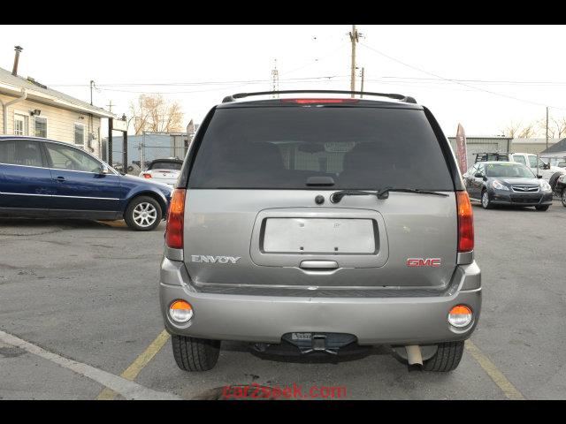 GMC Envoy 2005 photo 3