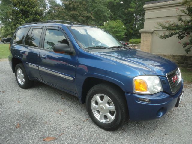 GMC Envoy 2005 photo 1