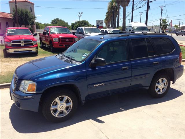 GMC Envoy 2005 photo 2