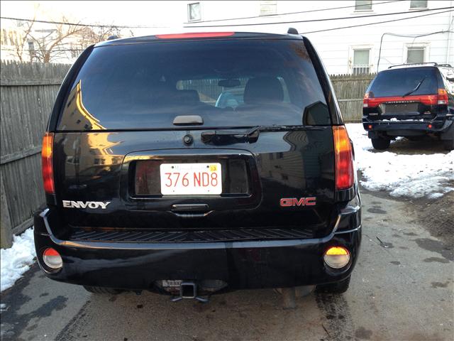 GMC Envoy 2005 photo 1