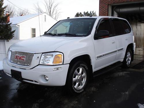 GMC Envoy 2005 photo 2