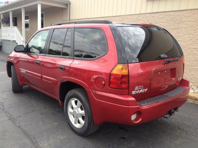 GMC Envoy 2005 photo 1