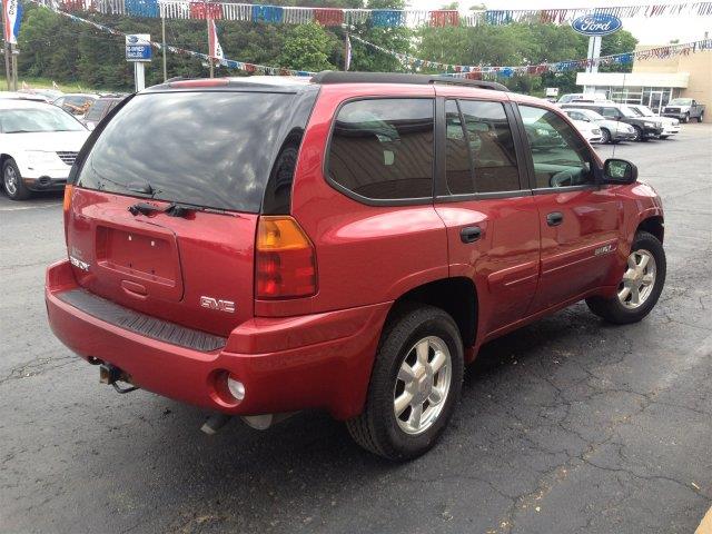 GMC Envoy 2005 photo 2