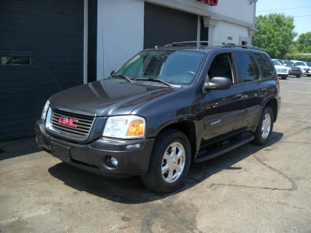 GMC Envoy 2005 photo 1