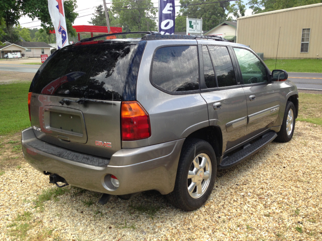 GMC Envoy 2005 photo 2